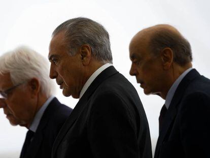 Da esquerda para a direita: Moreira Franco, Michel Temer e José Serra, nesta terça em Brasília.