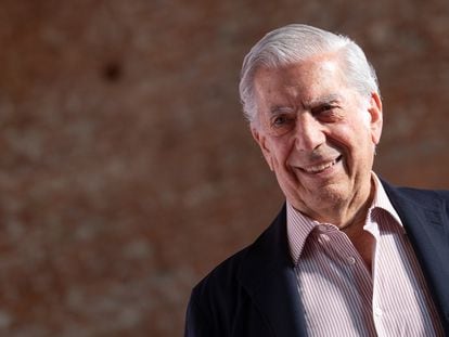 Mario Vargas Llosa assiste à estreia de "Mario y los perros" na Cineteca em 27 de junho de 2019 em Madri.