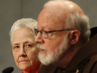 Sean O'Malley e Marie Collins, da comissão contra a pedofilia na Igreja.