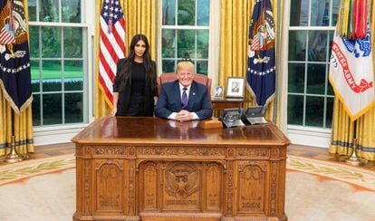 Kardashian e Trump, na quarta-feira, no Salão Oval.