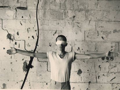 Sem título (da série homens vendados 1), 1982