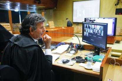Luiz Fux preside sessão do STF por videoconferência.