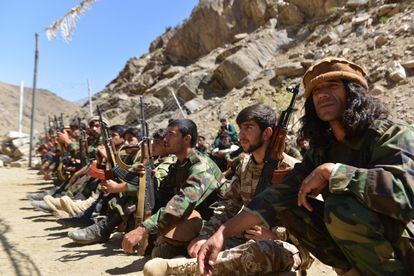 Milicianos da resistência anti-Talibã na região de Abdullah Khil, na província de Panshir, em 24 de agosto.