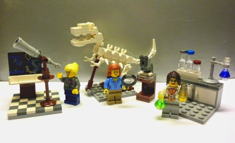 Os novos bonecos Lego retratam mulheres cientistas.