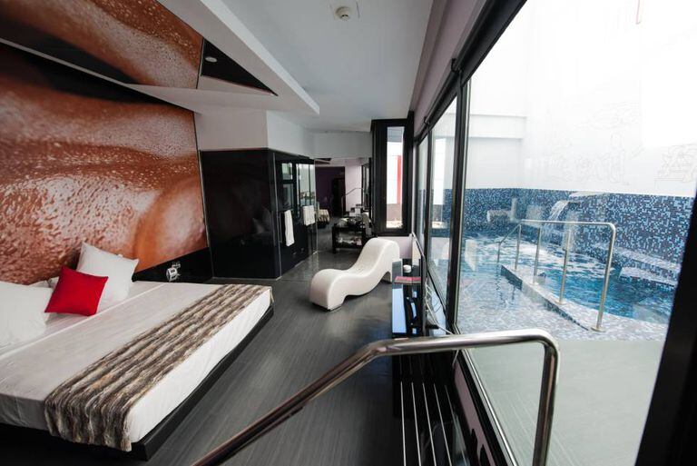 Um dos quartos do hotel Loob.