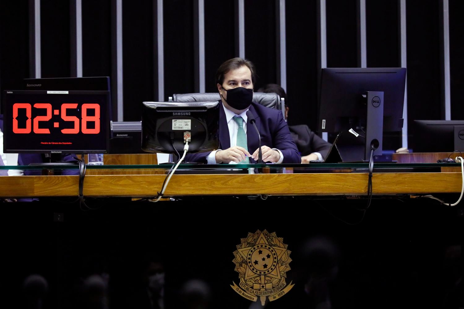 O presidente da Câmara, Rodrigo Maia, na sessão desta quarta-feira.