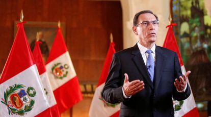 O presidente peruano, Martín Vizcarra, em pronunciamento à nação no início de abril.