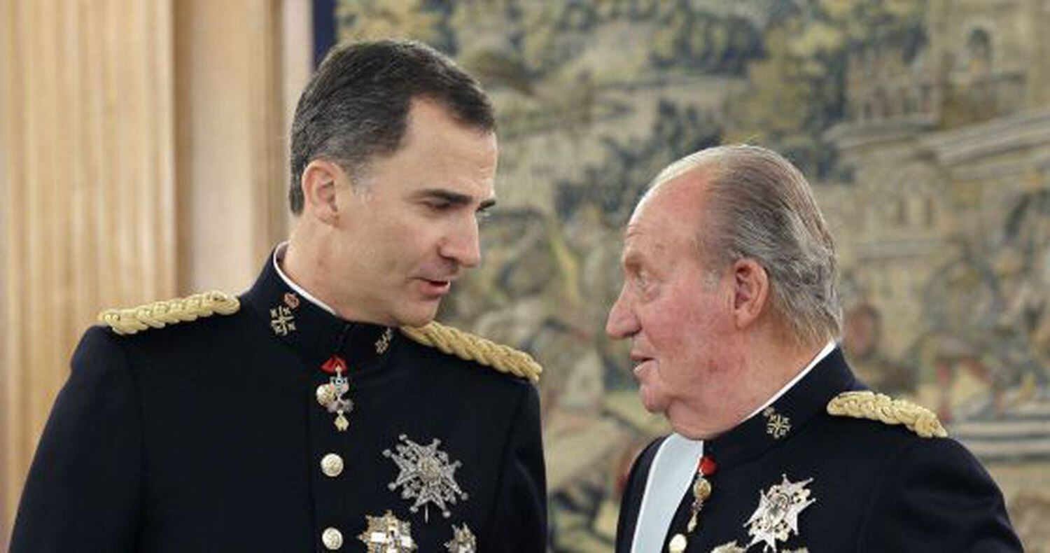 Felipe VI e Juan Carlos no palácio da Zarzuela.