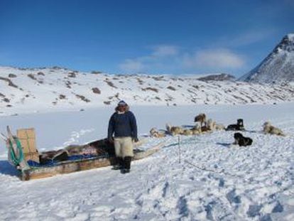Um inuit na Groenlândia.