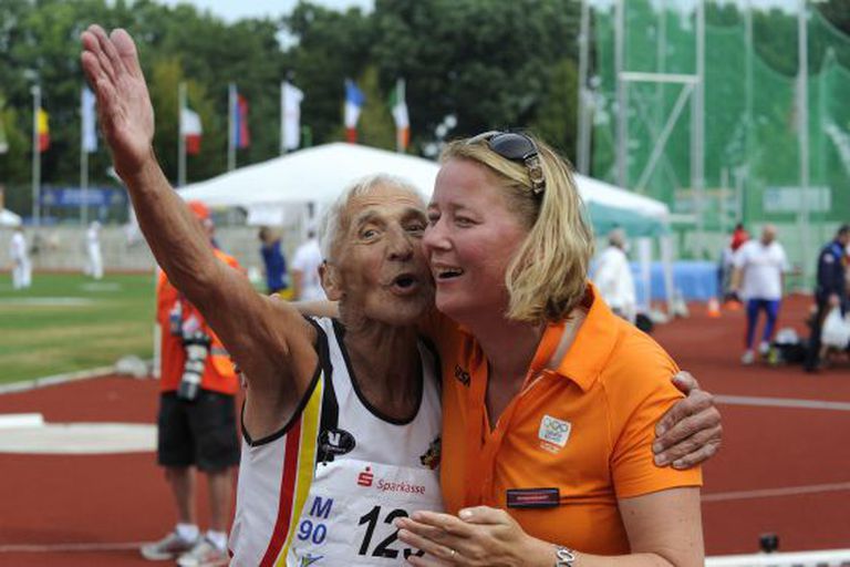 Emiel Pauwels celebra após disputar torneio de masters em 2012.