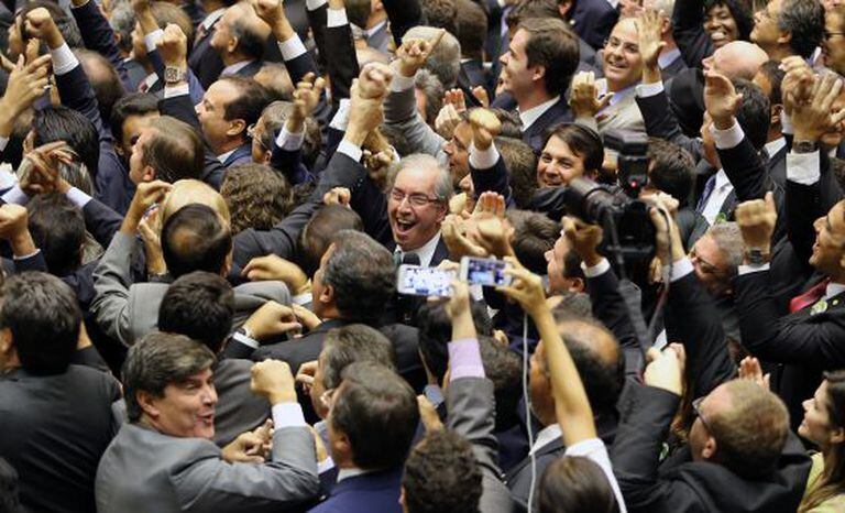 Eduardo Cunha celebra a vitória neste domingo.