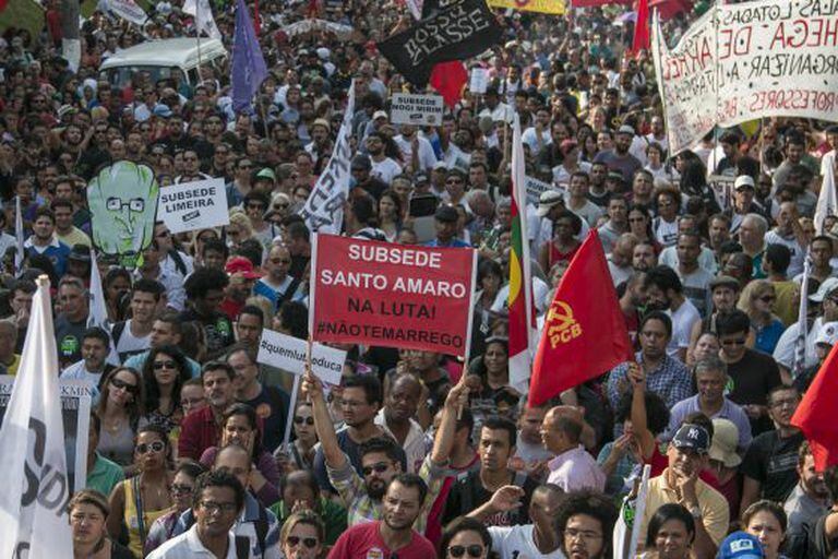 Professores em manifestação nesta sexta.