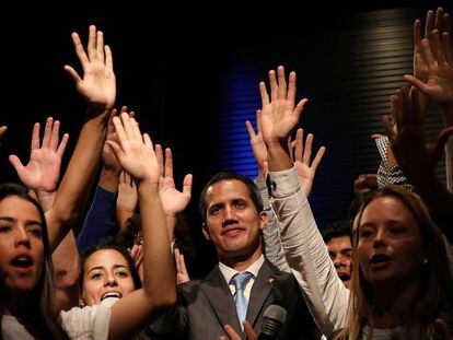 Guaidó, em um ato com estudantes nesta segunda-feira.