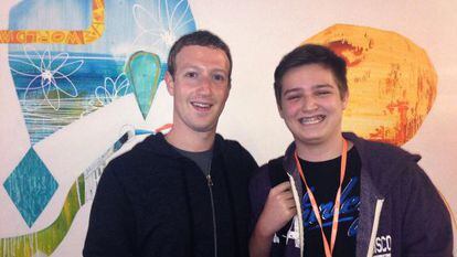 Zuckerberg, presidente do Facebook, com Michael Sayman.