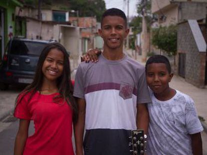 Três irmãos do Rio cultivam com dificuldade um talento raro. Eles têm ouvido absoluto, habilidade que acompanhou gênios como Mozart e que identifica notas musicais com extrema facilidade