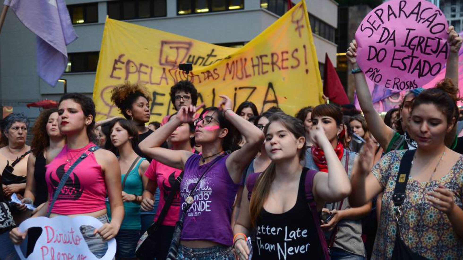 Um milh&atilde;o de mulheres contra Bolsonaro: a rejei&ccedil;&atilde;o toma forma nas redes |  Noticias | EL PA&Iacute;S Brasil