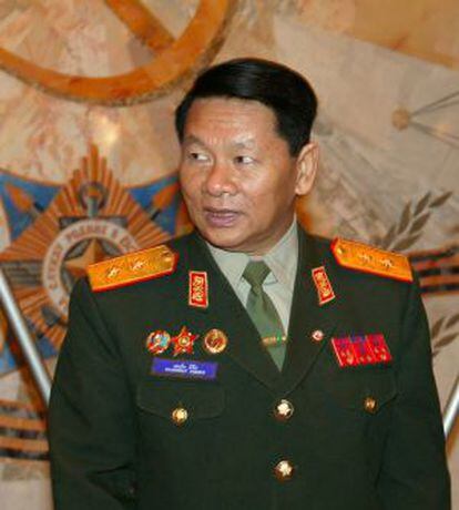 O ministro de Defesa de Laos, Douangchay Phichit, em uma foto de 2004.