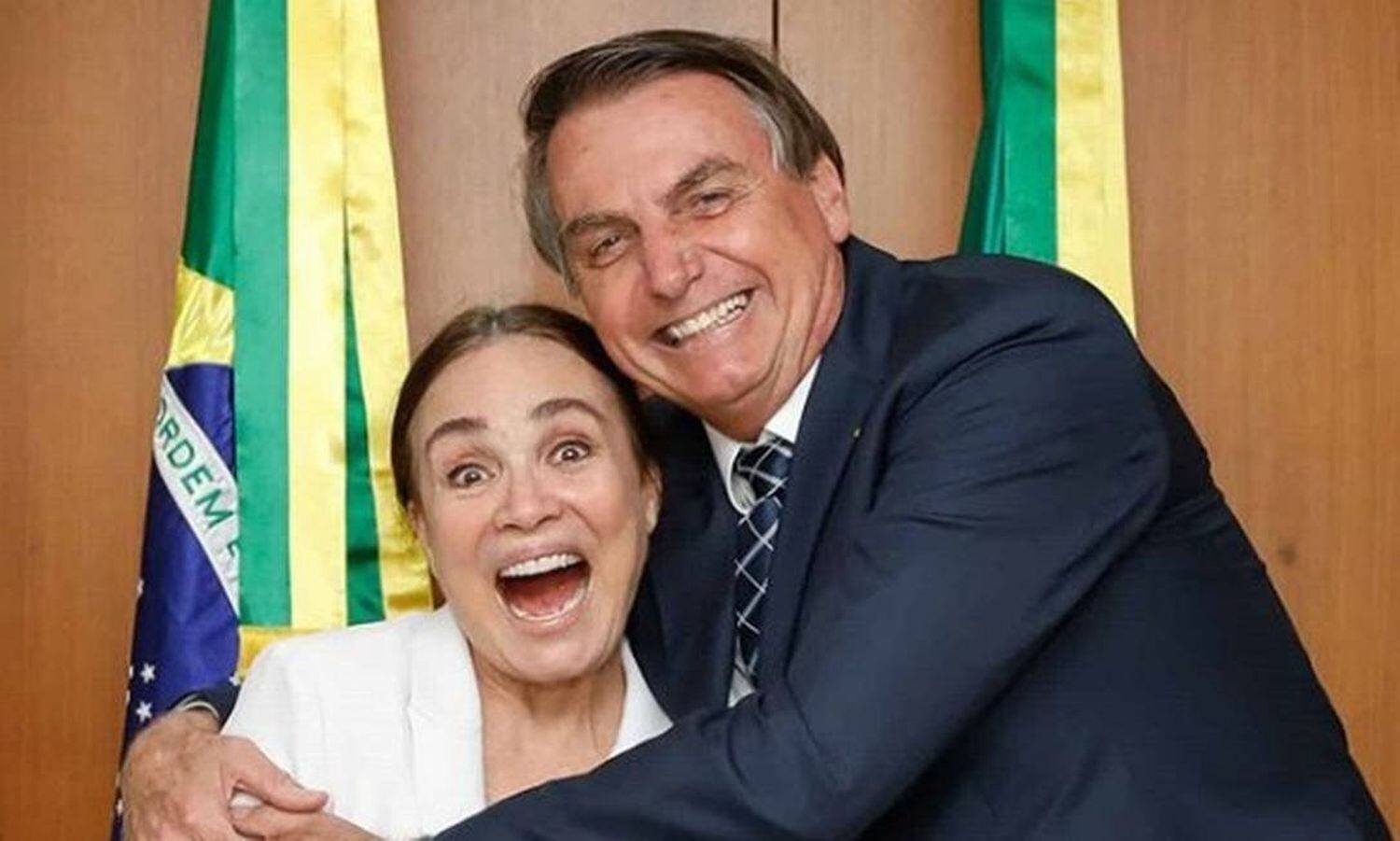 Regina Duarte e Jair Bolsonaro, em foto publicada no conta de Instagram do presidente.